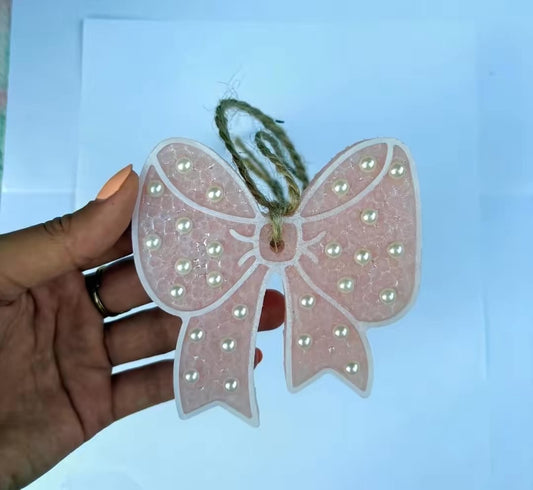 Bow + Pearl Freshie